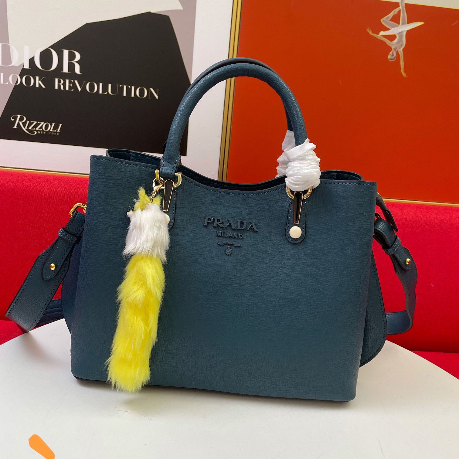 Pra*a shopping bags